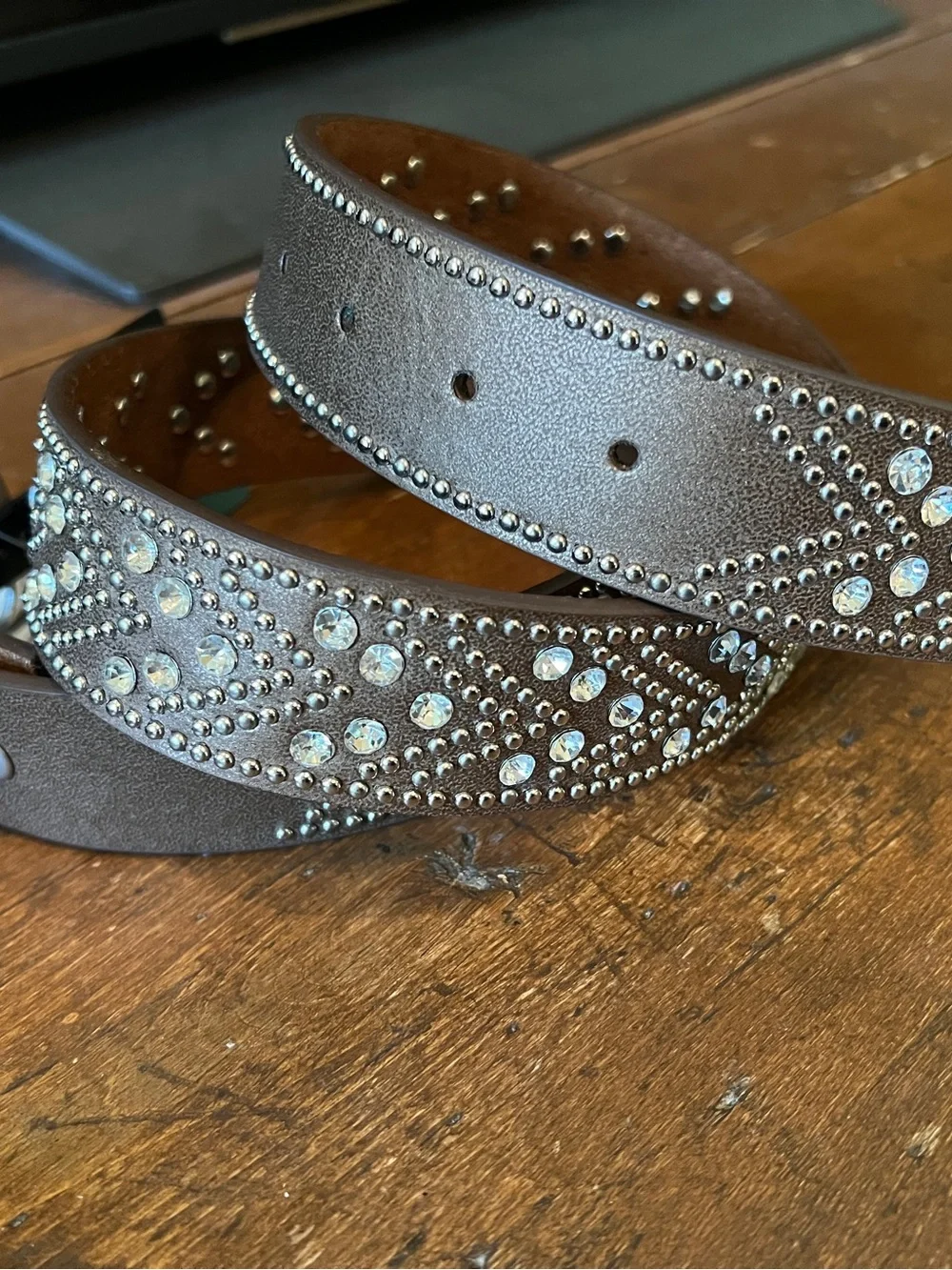 NWT Shyanne Brown Leather Studded Belt w/ Crystal Embellishments Sz M/L